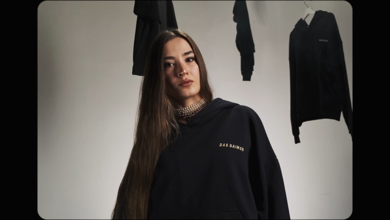 Timeline 1_02_32_58_02