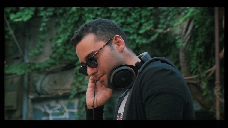 Timeline 1_04_35_52_05